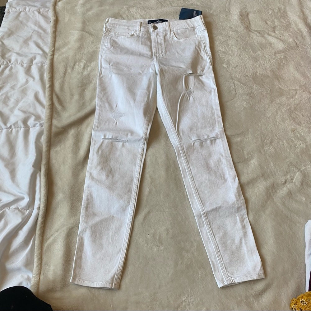 WHITE JEANS